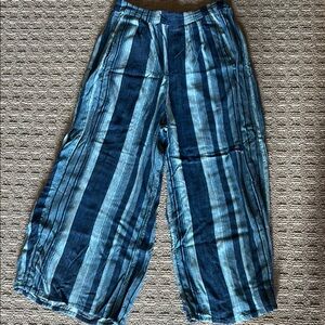 Ecote Blue Striped Wide Leg Cropped Pants